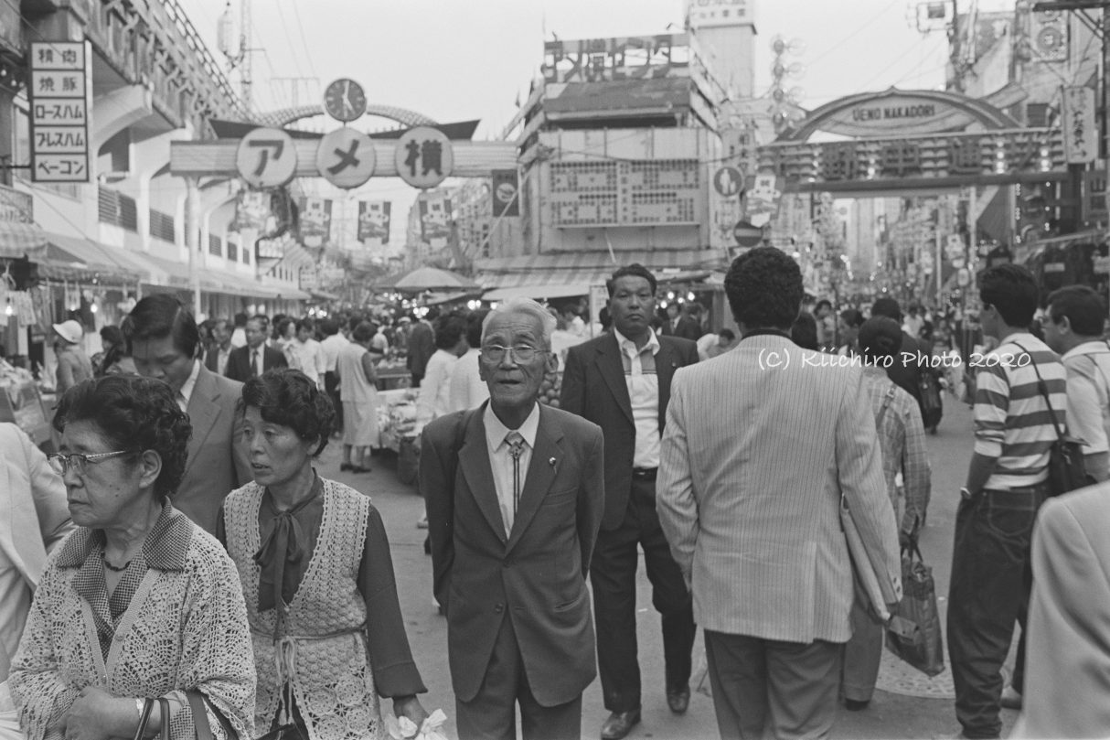 19年ごろのアメヤ横丁 上野駅側入口 善本喜一郎 Kiichiro Yoshimoto